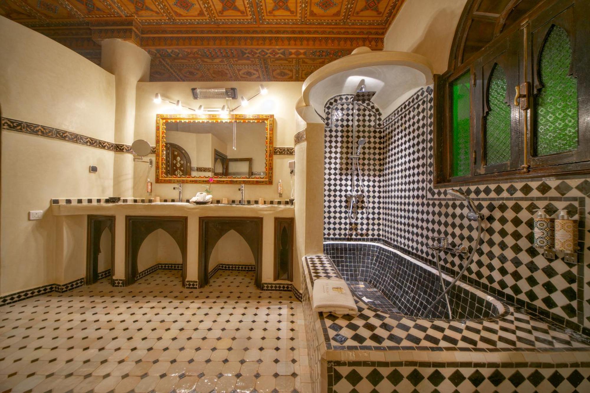Oz Palace Ouarzazate & Spa Tajda Bagian luar foto